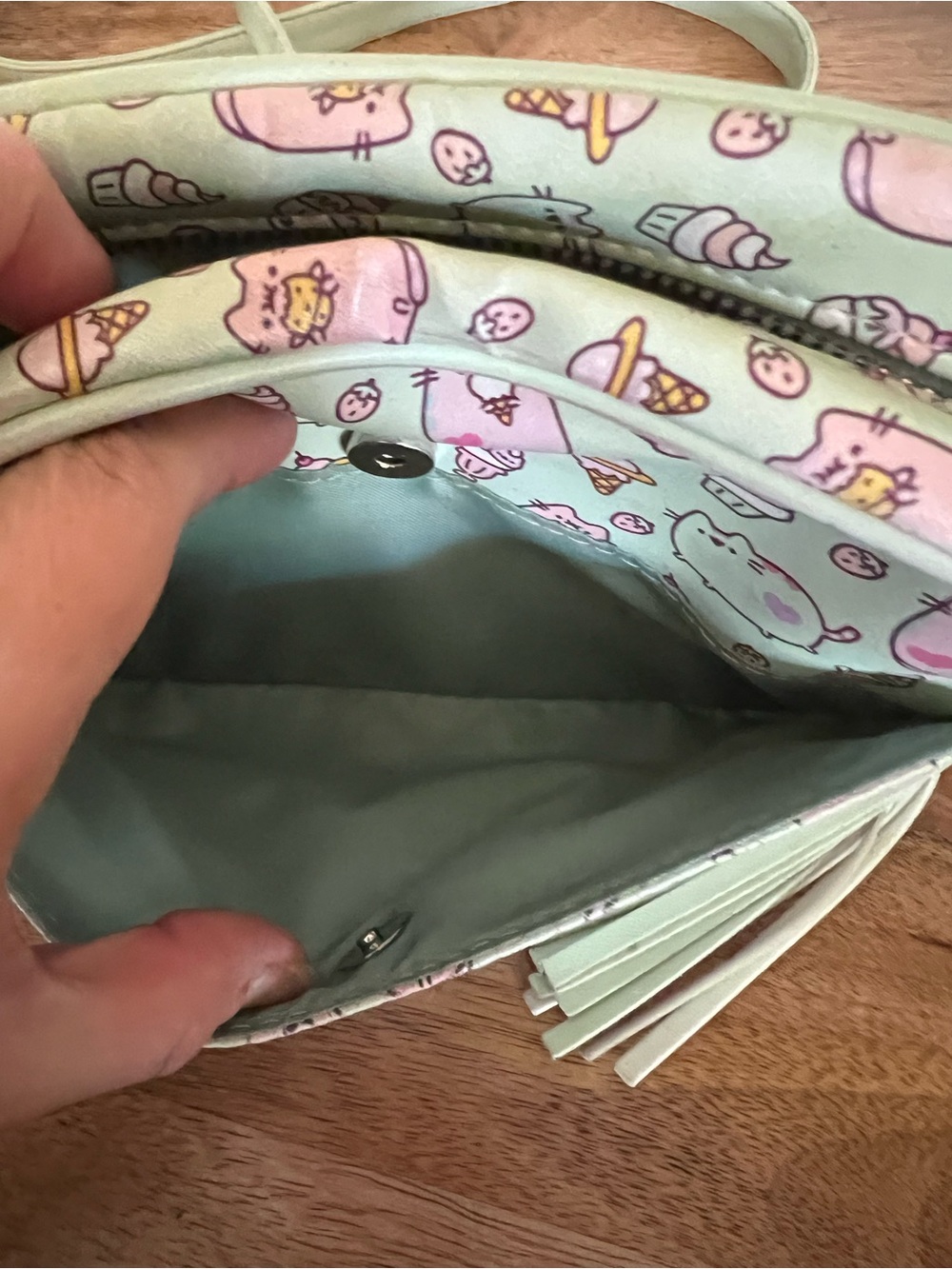 Hot Topic Pusheen Ice Cream Camera Crossbody Bag. - Picture 7 of 11